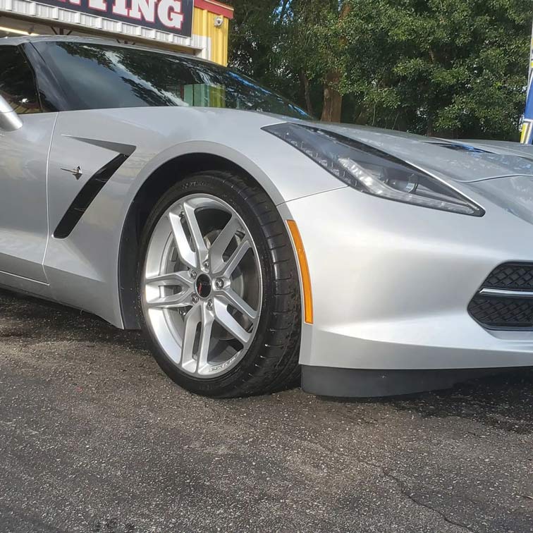 picture of freshly detailed corvette in tampa fl